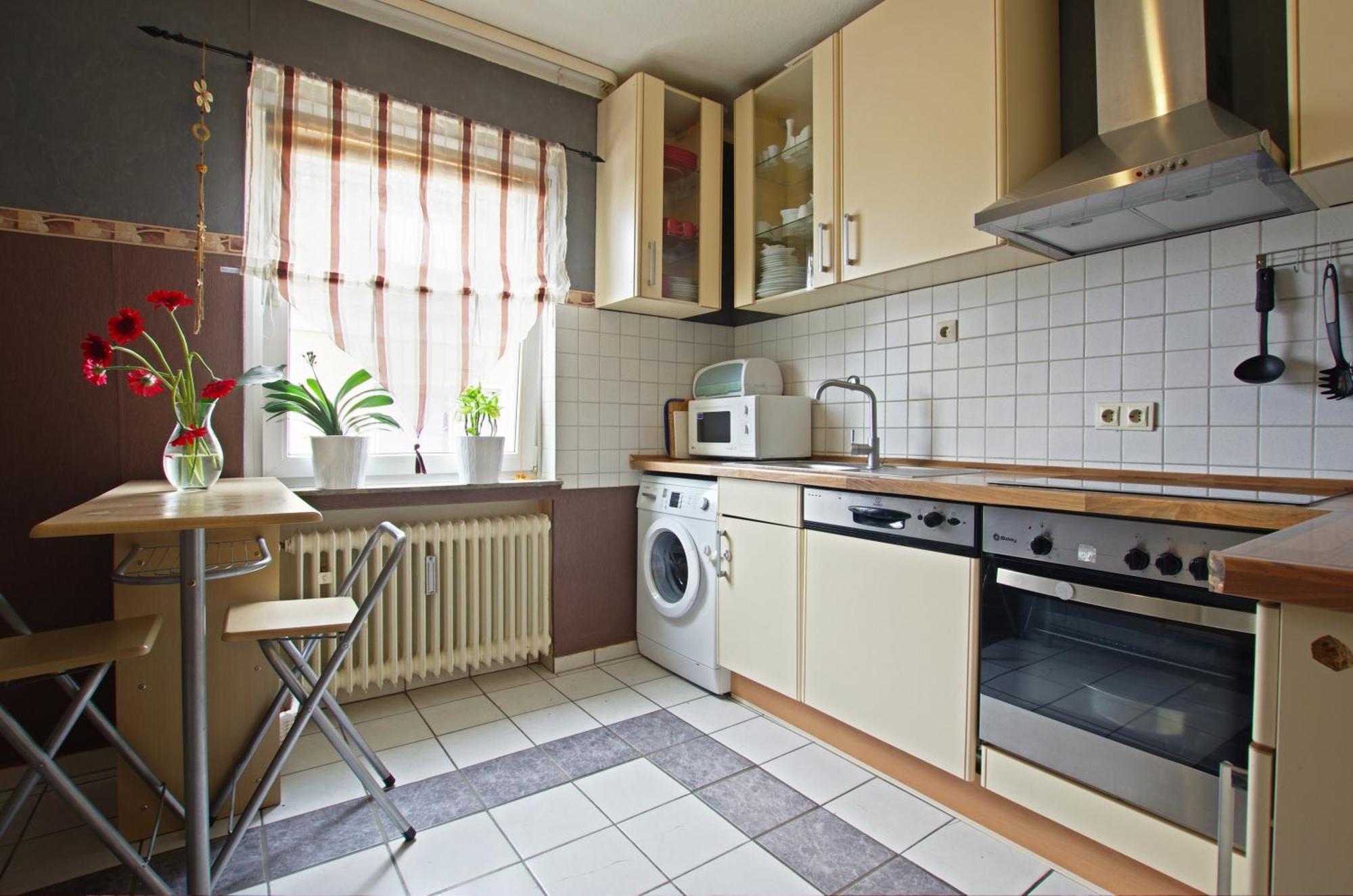 Private Apartments Near Exhibition Center Hannover Bagian luar foto