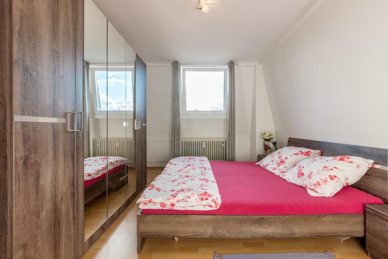 Private Apartments Near Exhibition Center Hannover Bagian luar foto