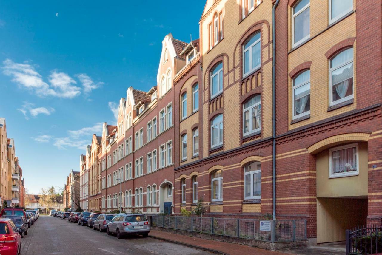 Private Apartments Near Exhibition Center Hannover Bagian luar foto