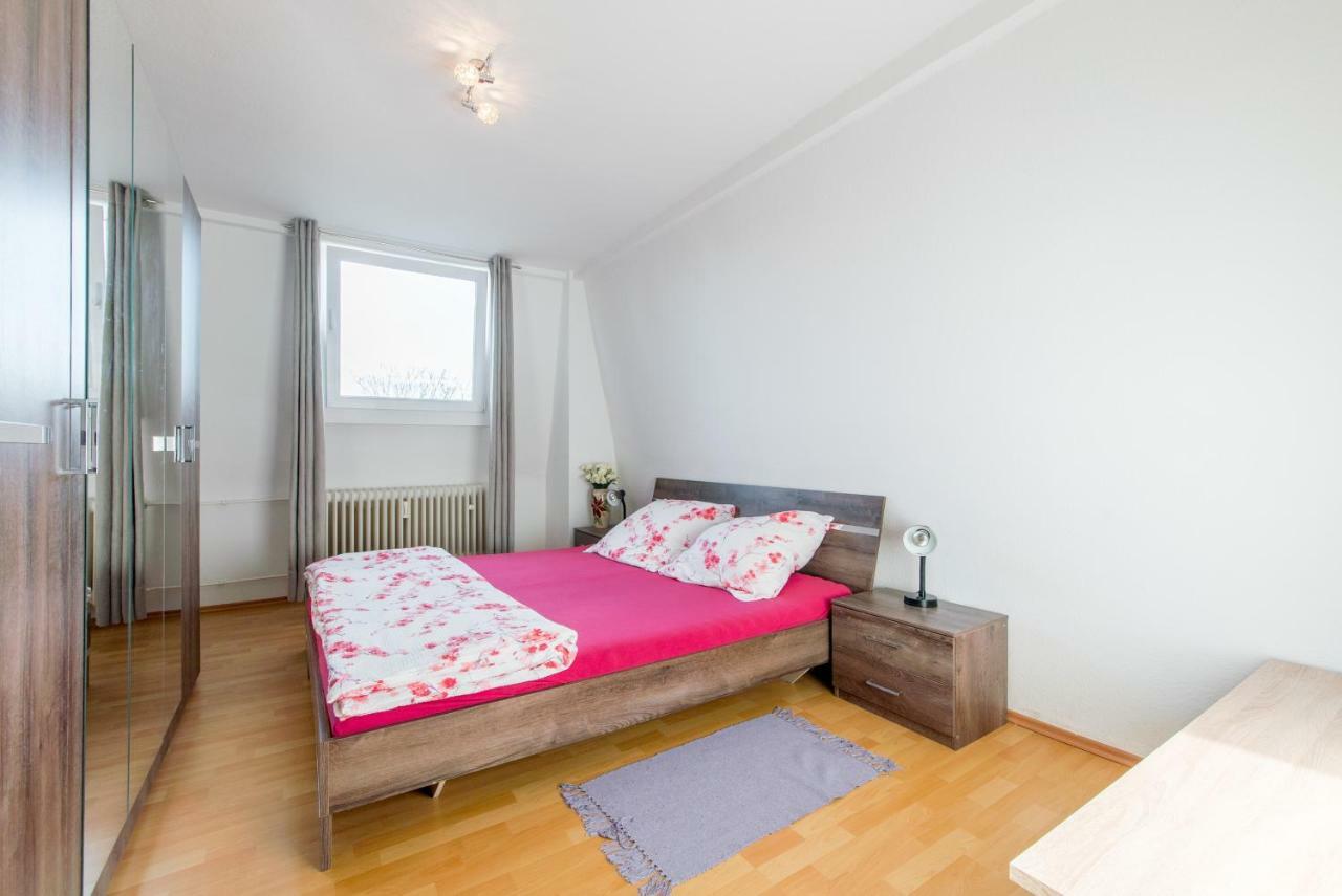 Private Apartments Near Exhibition Center Hannover Bagian luar foto